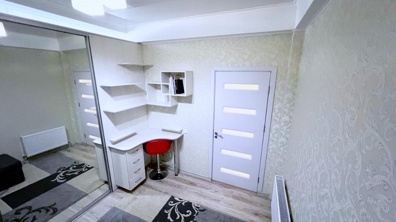 Apartament De Lux Cu 2 Camere Si Living Chişinau Exteriör bild